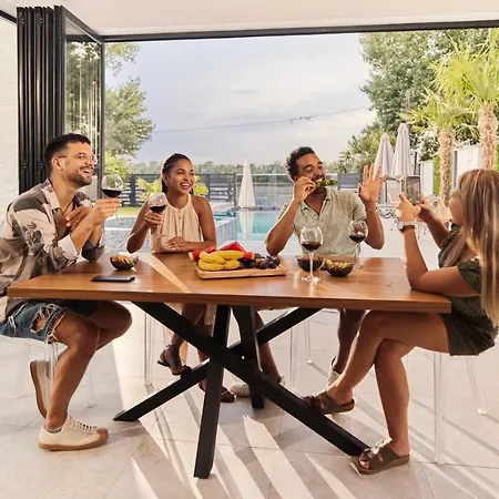 Casa Palmera Újvidék